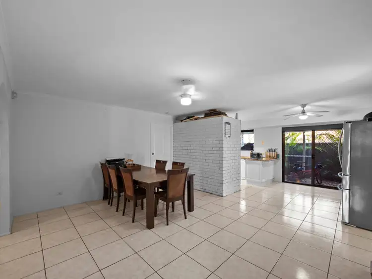 Sixth view of Homely house listing, 8 Erin Drive, Browns Plains QLD 4118