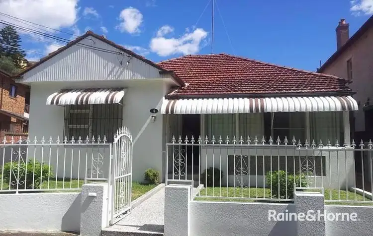 4 Harbourne Road
