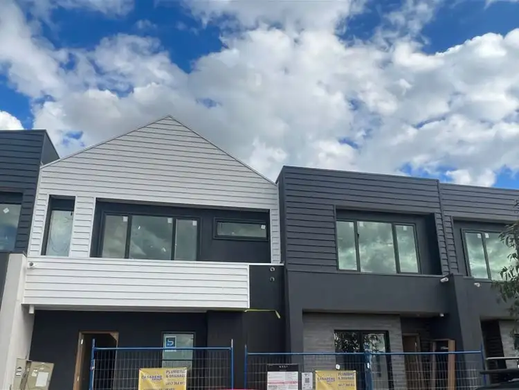 78 Washington Dr, Thornhill Park VIC 3335