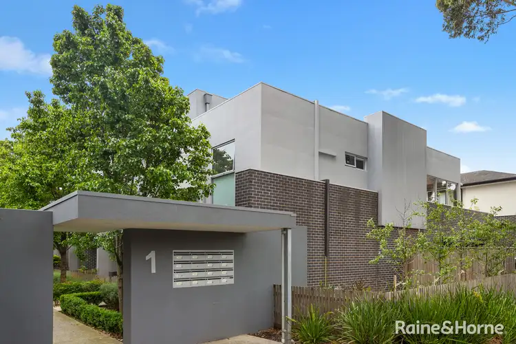 8/1 Johnston Street, Newport VIC 3015