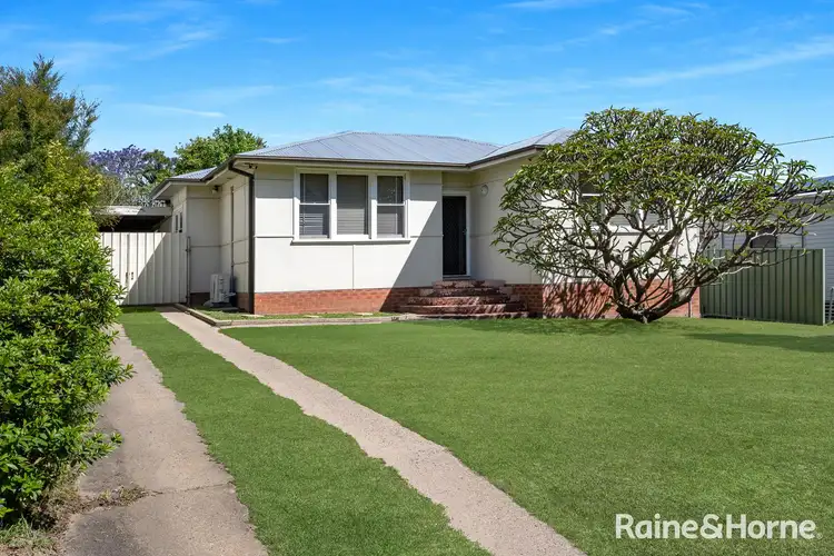 14 Albatross Road, Nowra NSW 2541