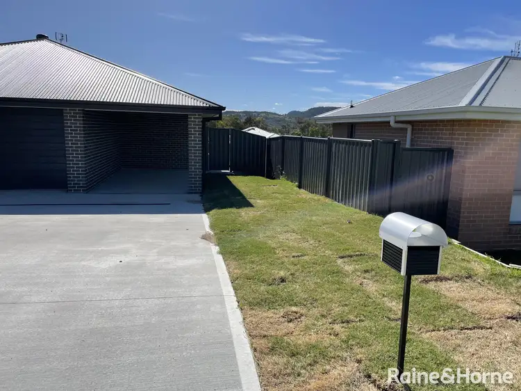 6B Cliffdale Place, Kootingal NSW 2352