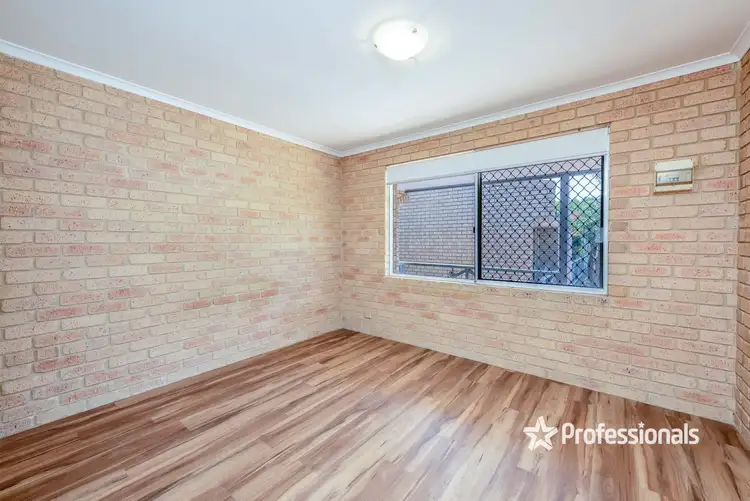 Sixth view of Homely unit listing, 4/15 Carter Street, Rangeway WA 6530