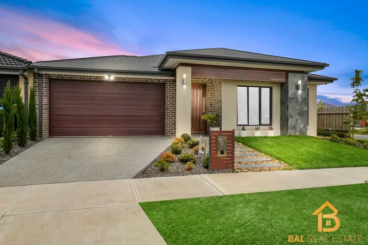 Second view of Homely house listing, 2 Wolin Drive, Tarneit VIC 3029