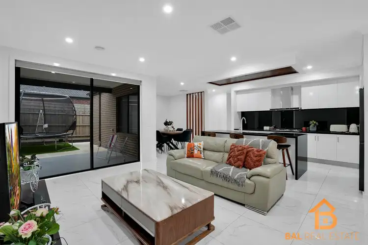 Fifth view of Homely house listing, 2 Wolin Drive, Tarneit VIC 3029