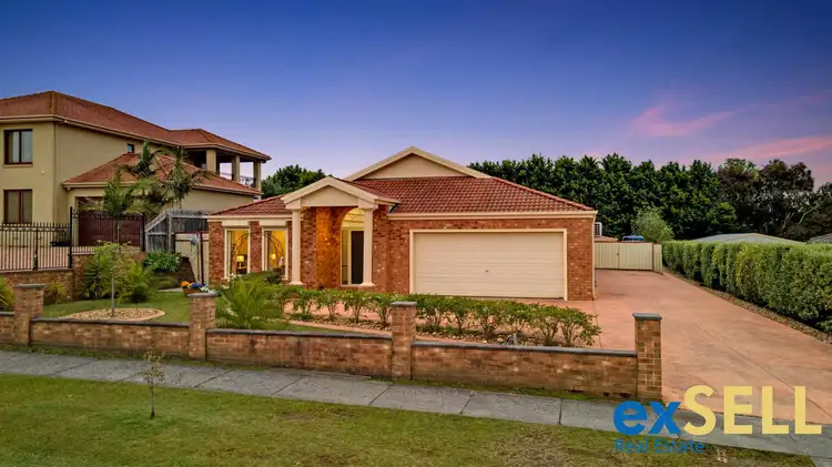27 Cherryhills Drive, Cranbourne VIC 3977