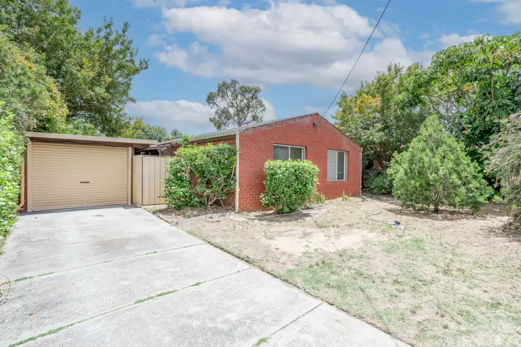 28 Ravenscroft Way, Kelmscott WA 6111