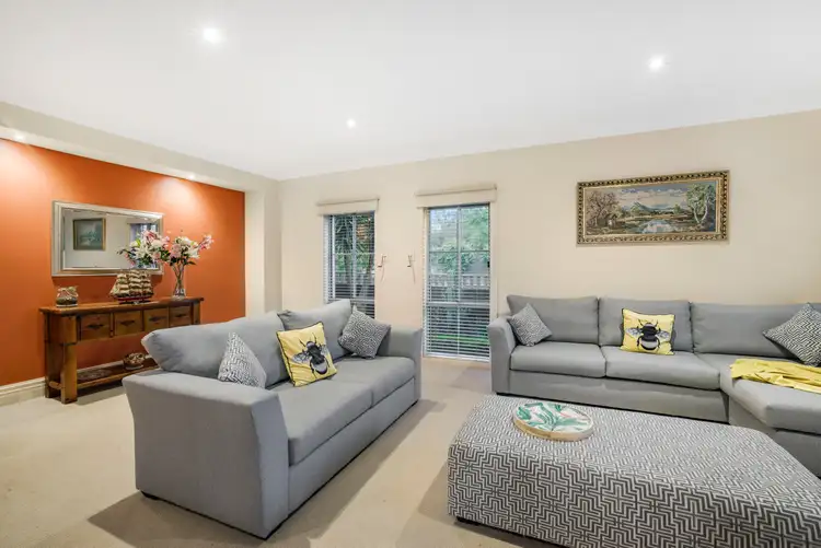 Fifth view of Homely house listing, 28 Flinders Chase, Pakenham VIC 3810