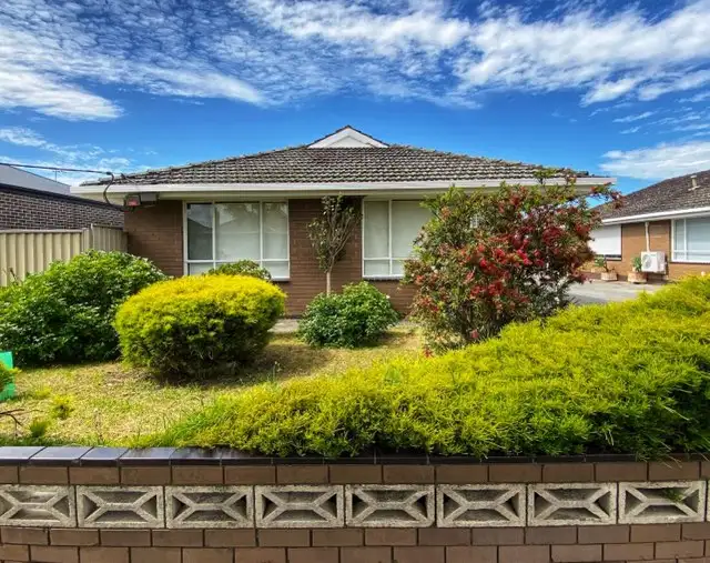 10 Hendry Street