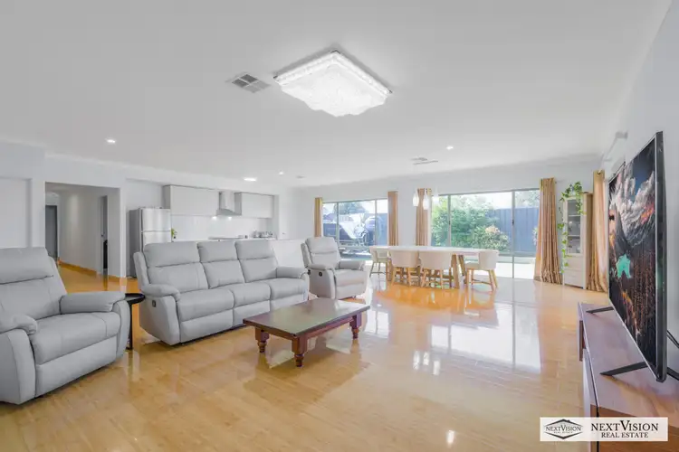 7 Splash Terrace, Lake Coogee WA 6166