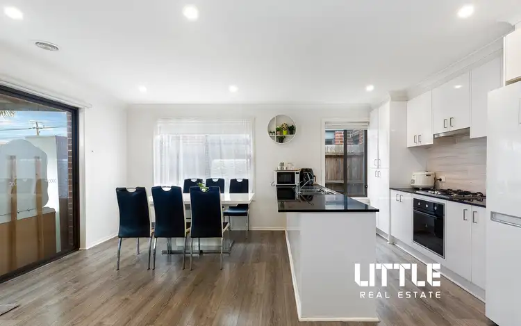 Third view of Homely unit listing, 6 Quinella Way, Pakenham VIC 3810