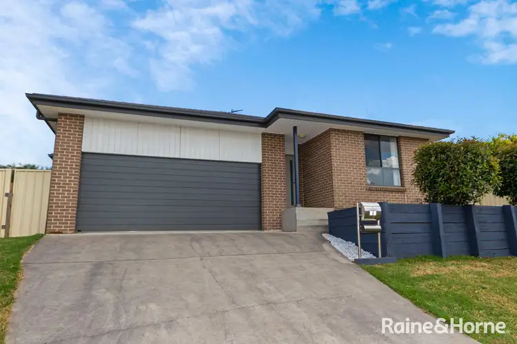 11 Northview Circuit