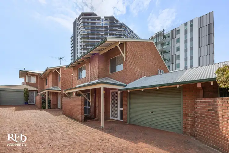 Main view of Homely unit listing, 2/23 Ogilvie Road, Mount Pleasant WA 6153