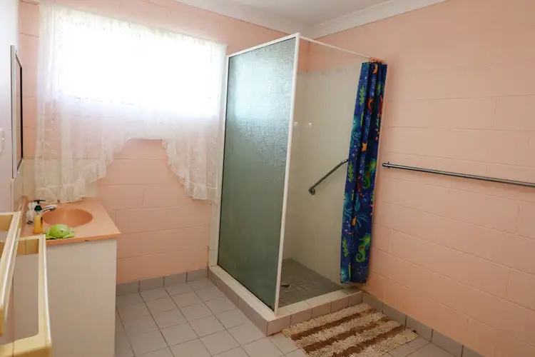 Fifth view of Homely house listing, 2 Gardiner Court, Kelso QLD 4815