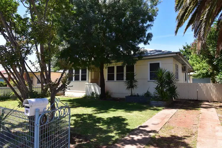 121 Gisborne Street, Wellington NSW 2820
