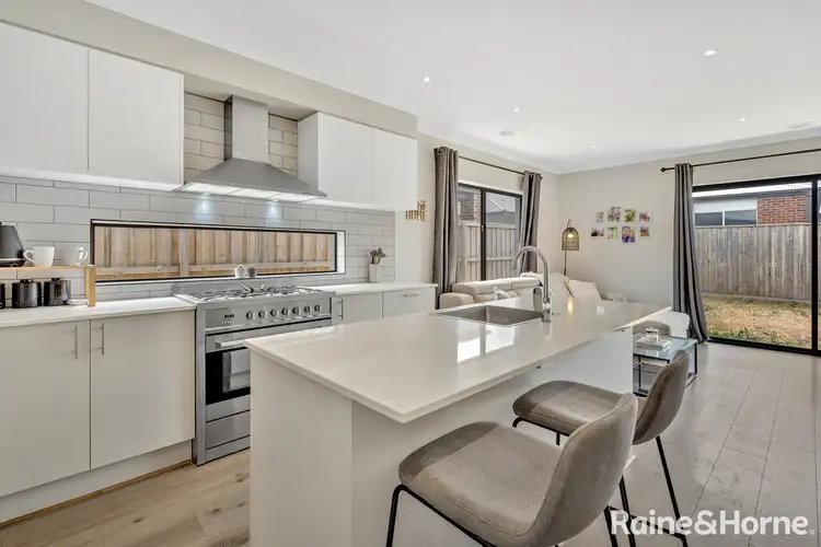 8 Maroon Way, Diggers Rest VIC 3427