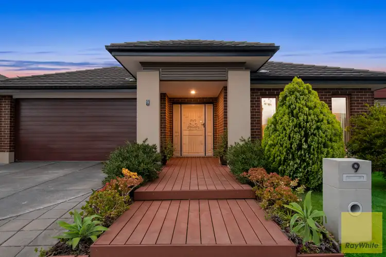 9 Pinoak street, Point Cook VIC 3030
