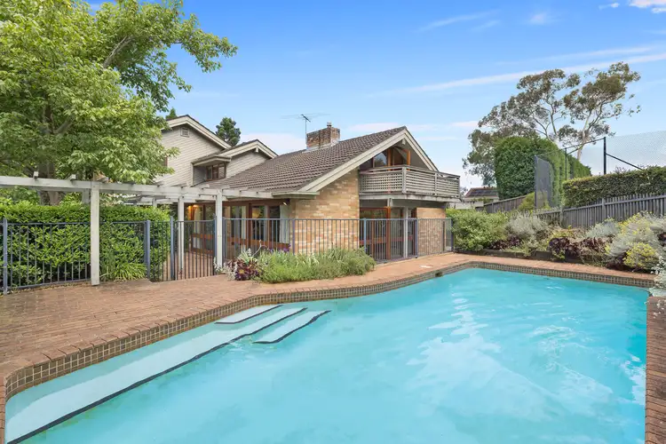 8 Charlton Avenue, Turramurra NSW 2074