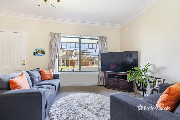 Second view of Homely unit listing, 2 Lakeside Court, Hamilton VIC 3300