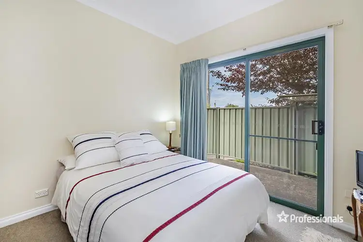 Sixth view of Homely unit listing, 2 Lakeside Court, Hamilton VIC 3300