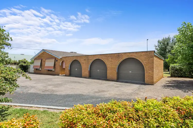 Main view of Homely villa listing, 2/40 North Street, North Tamworth NSW 2340