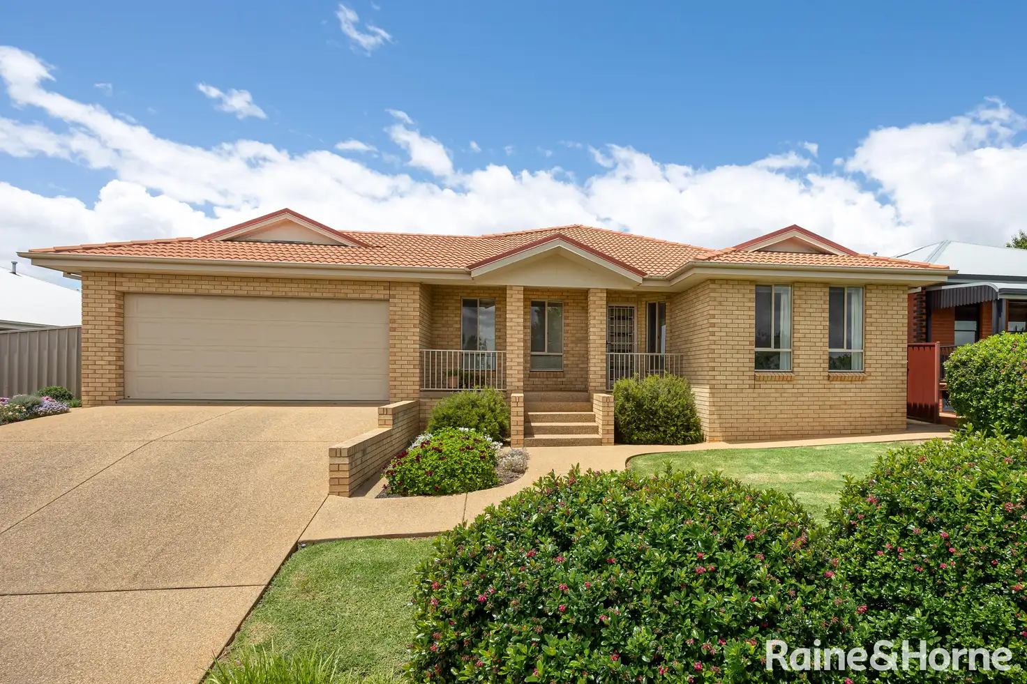 Main view of Homely house listing, 21 KALOONA DRIVE, Bourkelands NSW 2650