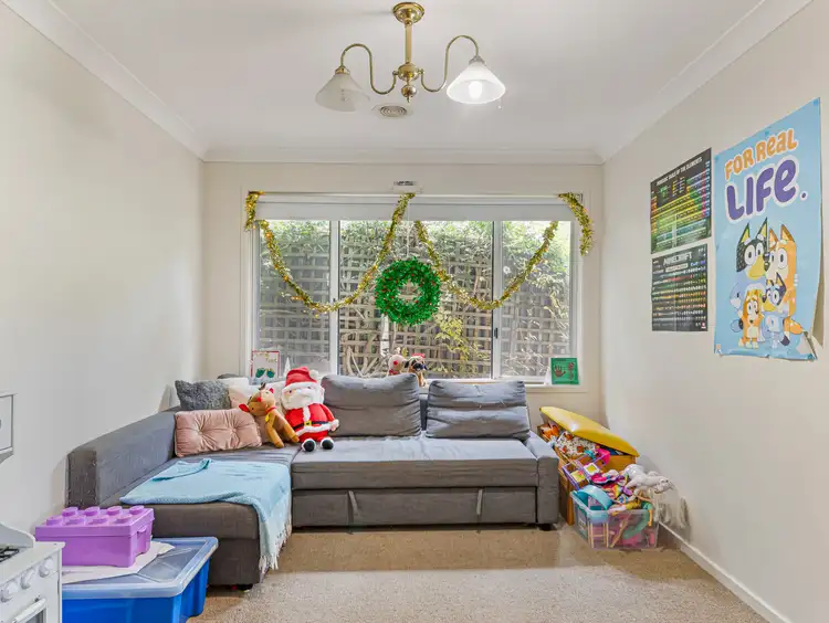 Fifth view of Homely house listing, 2 Highgrove Place, West Albury NSW 2640