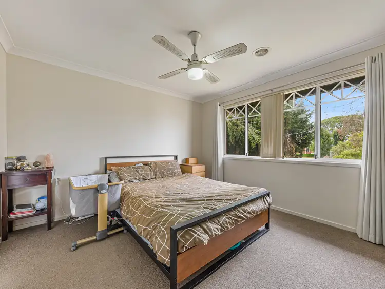 Sixth view of Homely house listing, 2 Highgrove Place, West Albury NSW 2640