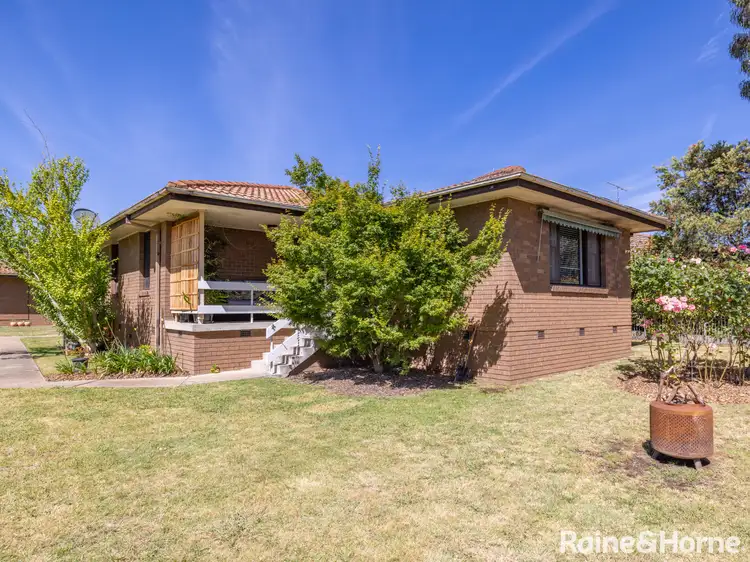50 Kelloshiel Close, West Bathurst NSW 2795