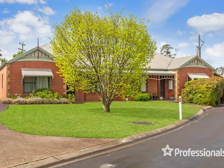 Sixth view of Homely unit listing, 4 Lakeside Court, Hamilton VIC 3300