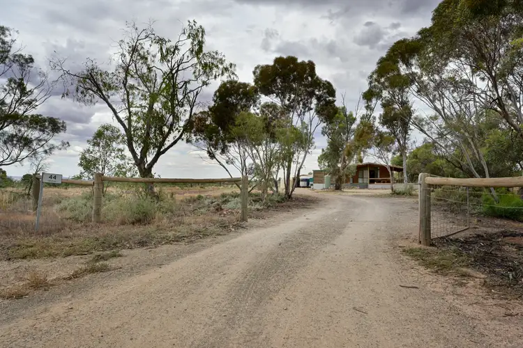 44 Groves Road, Quorn SA 5433