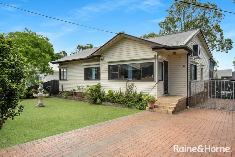 19 Morton Parade, Nowra NSW 2541