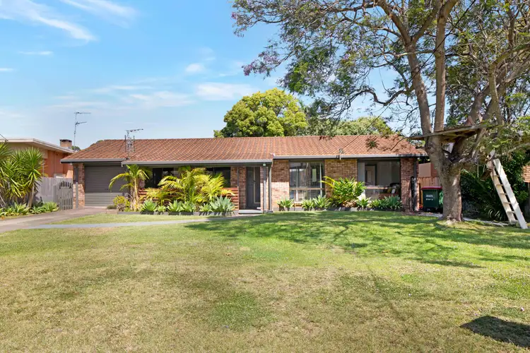 16 Bayview Street, Surfside NSW 2536