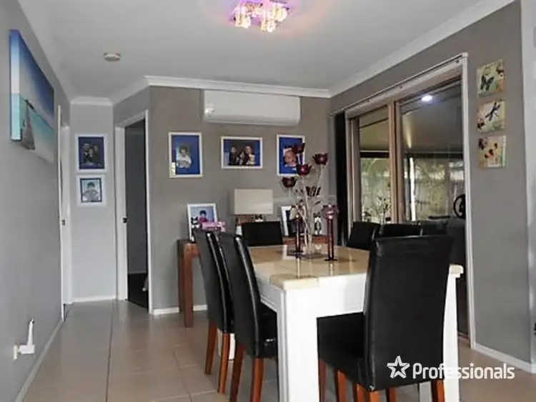 Third view of Homely house listing, 4 Park Close, Hillcrest QLD 4118