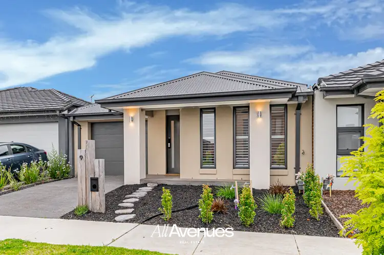 9 Venetia Way, Cranbourne South VIC 3977