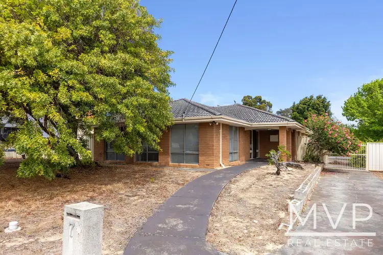 7 Walker Court