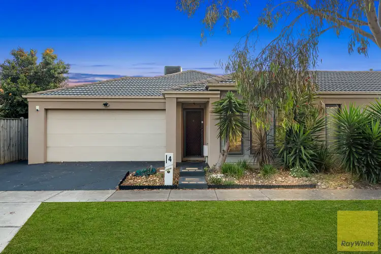 4 Tobago Avenue, Point Cook VIC 3030