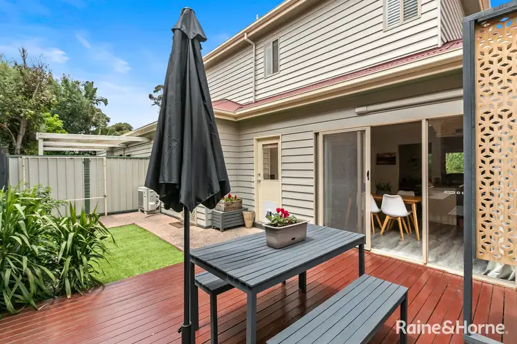 2/9 Saltley Street, South Kingsville VIC 3015