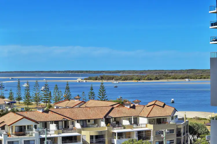 813/17 Bath Street, Labrador QLD 4215