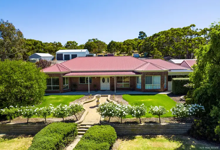 15 Dwiar Road, Victor Harbor SA 5211