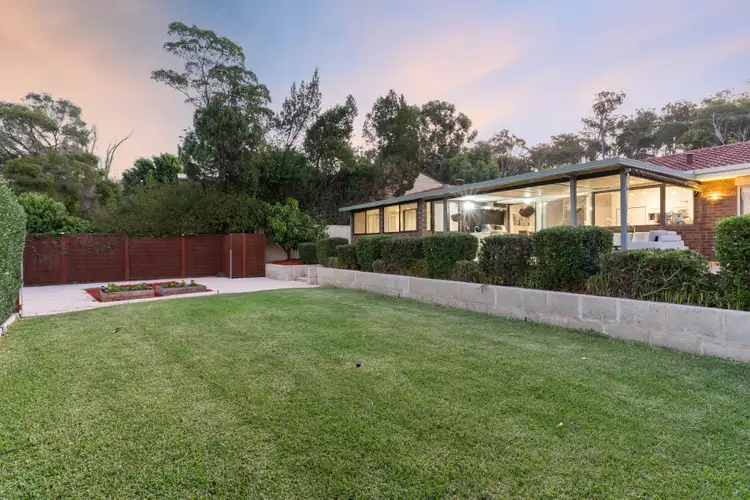 26 Salter Road, Mount Nasura WA 6112