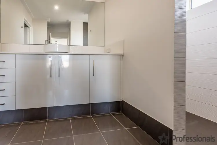 Seventh view of Homely house listing, 31 Spindrift Vista, Glenfield WA 6532