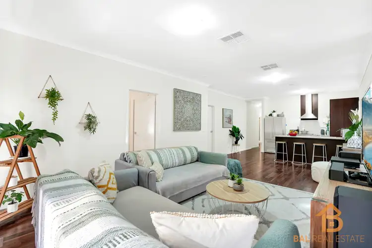 Fifth view of Homely house listing, 8 Embleton Chase, Weir Views VIC 3338