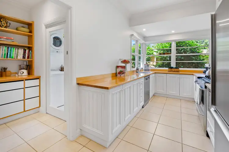 Fifth view of Homely house listing, 10 Rendlesham Avenue, Mount Eliza VIC 3930