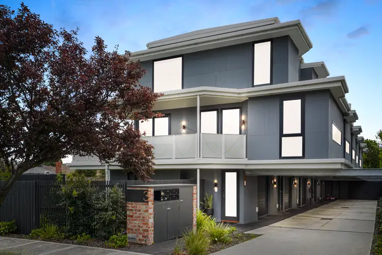 2/3 Heather Street, Bentleigh East VIC 3165
