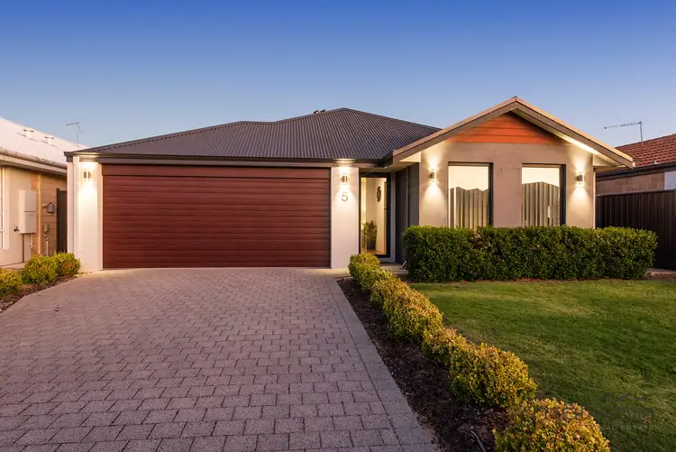 5 Rhone Way, Piara Waters WA 6112