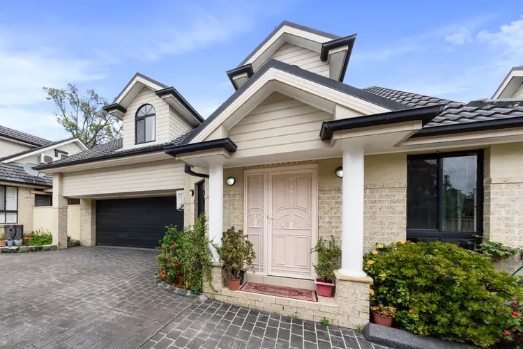 2/12 Brisbane Street, Oxley Park NSW 2760
