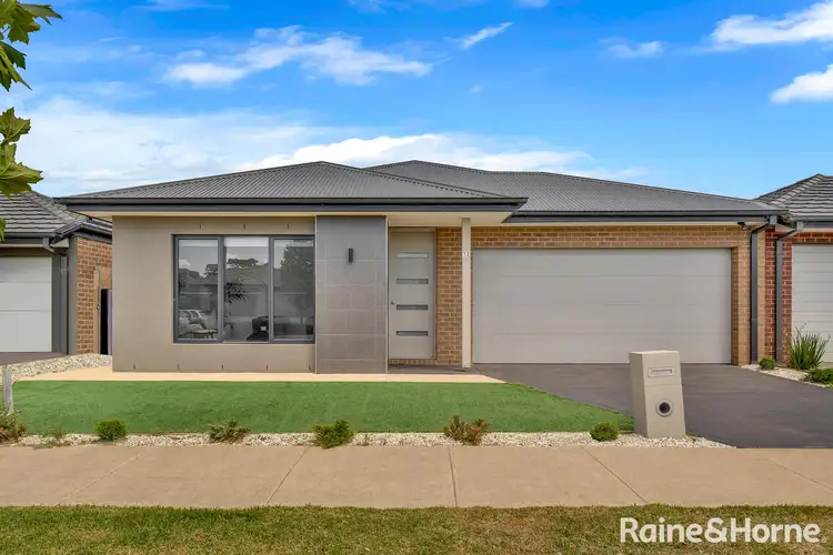 13 Willaroy Boulevard, Donnybrook VIC 3064