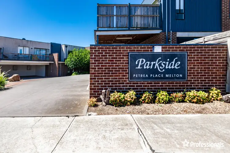 Main view of Homely unit listing, 27/9 Petrea Place, Harkness VIC 3337