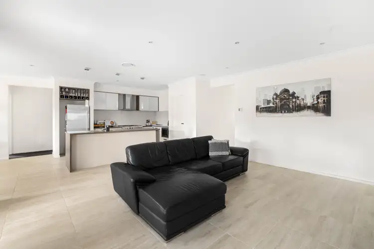 Fifth view of Homely house listing, 6 Featherpark Way, Craigieburn VIC 3064